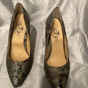 Paris Hilton High Hills size 9